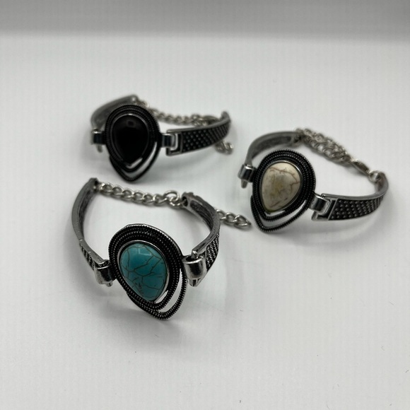 Women’s Semiprecious Cabochon Teardrop Stone Silver Bracelet - Picture 4 of 9